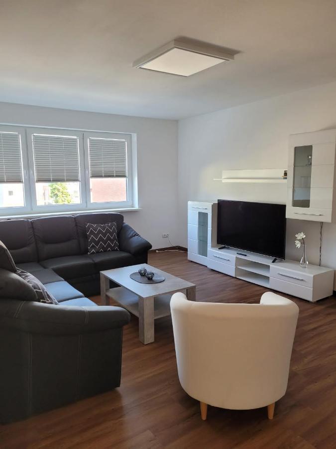 Schoene Einfache Ferienwohnung Zwischen Stadt Und Meer Вильгельмсхафен Экстерьер фото