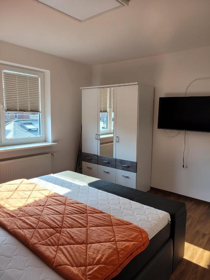 Schoene Einfache Ferienwohnung Zwischen Stadt Und Meer Вильгельмсхафен Экстерьер фото
