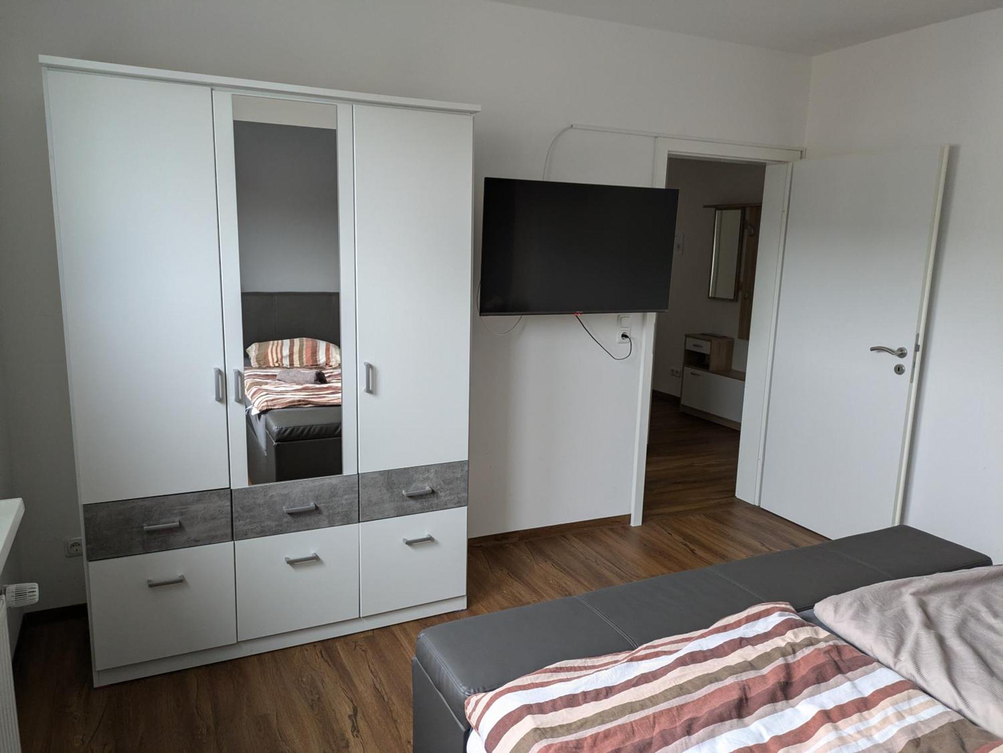 Schoene Einfache Ferienwohnung Zwischen Stadt Und Meer Вильгельмсхафен Экстерьер фото